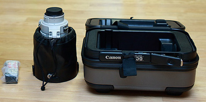 Canon 200mm F2L IS USM_02.jpg