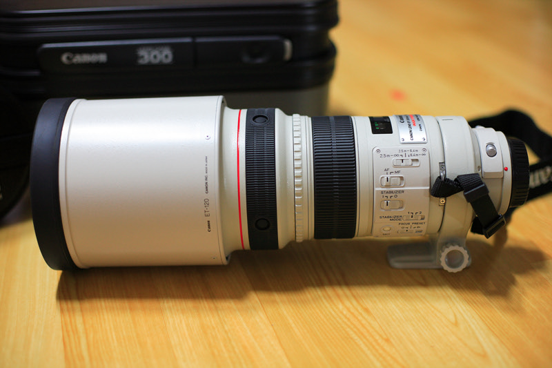 Canon 300mm-F2.8L-II-USM-Lens_04.jpg